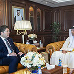 Kocaeli haberleri kapsamında resmi devlet protokolü görüşmesi, iki liderin samimi sohbeti.