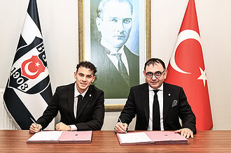 Kristjan Asllani, Beşiktaş ile resmi sözleşme imzaladı.