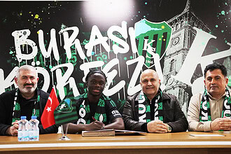 Mahamadou Susoho, 2,5 yıllık sözleşme imzaladı, Kocaelispor'a katıldı.