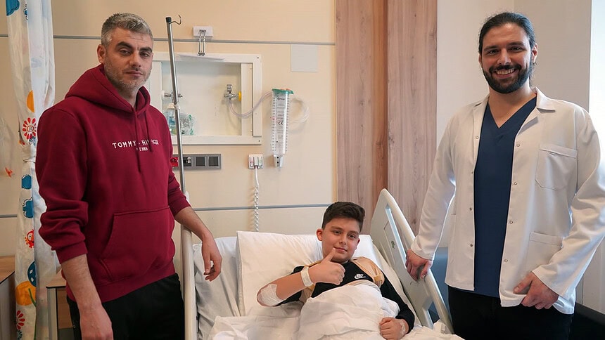 Haber Kocaeli, hastanede çocuk hastanın bakımı ve sağlık durumu uzman hekimler eşliğinde.