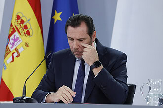 Tren kazasıyla ilgili açıklama yapan yetkili, tazminat miktarını değerlendirmekte.