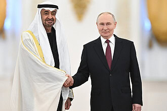 Katar ve Rusya liderleri Moskova'da önemli görüşme gerçekleştiriyor.