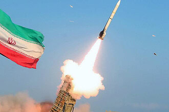 İran, füze ve insansız hava aracıyla hedefleri vurma testini gerçekleştiriyor. Güvenlik ve savunma g.