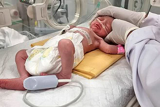 6 aylık bebek hipotermi nedeniyle Gazze'de hayatını kaybetti, sağlık durumu ve insani krizler gündem.