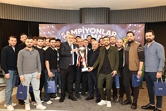 Gebze'de şampiyonlara görkemli kupa töreni anı.