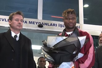 Emmanuel Agbadou, Kartal’ın yeni stoperi, sahada her şeyini vereceğine söz verdi.