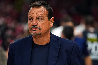 Ergin Ataman’ın annesi Gülten Ataman vefat etti, ailesi ve sevenleri yasa içinde.