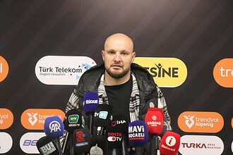 Gökhan Değirmenci, maç sırasında penaltı gibi görünen pozisyonda hakem tarafından verilmedi.