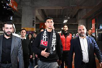Devis Vasquez, İstanbul'da Kartal'ın Kalesini koruyor. Kolombiyalı kaleci, takımın önemli oyuncuları.