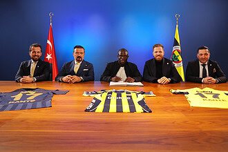 Atom Karınca transferi Kadıköy’de imzalandı.