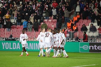 Samsunspor, Avrupa kupalarında KF Shkendija'yı 4-0 mağlup ederek son 16'ya yükseldi.