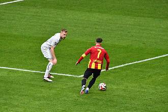Kayserispor ve Kocaelispor takımlarının karşılaştığı maçta ilk yarıdan önemli anlar.