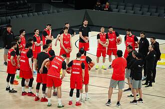 Ergin Ataman liderliğinde Türkiye Basketbol Takımı, Sırbistan deplasmanı öncesi hazırlık yapıyor.