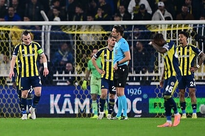 Fenerbahçe oyuncuları, Nottingham karşısında zor anlar yaşadı.