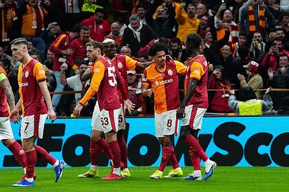 Galatasaray, Juventus'u 5-2 mağlup ederek tarihi bir galibiyet elde etti.