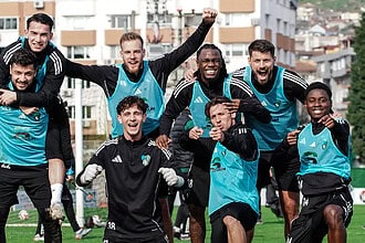 Kocaelispor futbolcuları Beşiktaş maçına yüksek moralle hazırlanıyor. Takımın motivasyonu ve enerjis.