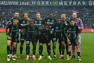 Kocaelispor ve Gaziantep takımlarının maç kadroları sahada.