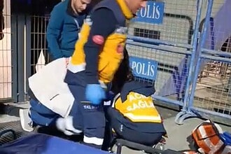 Yüksekten Düşen Taraftar Yaralanarak Tedavi Ediliyor.