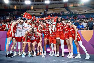 Türkiye kadın basketbol takımı Dünya Kupası’nda büyük başarı elde etti.