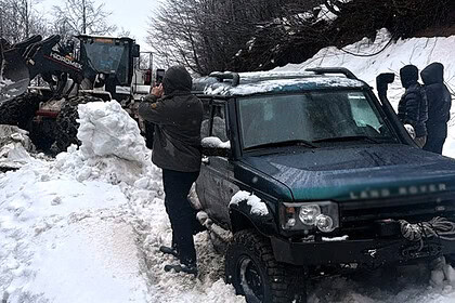 Kartepe Altıoluk Yaylası’nda Kar Esareti: Büyükşehir A Takımı Mahsur Kalanları Kurtardı