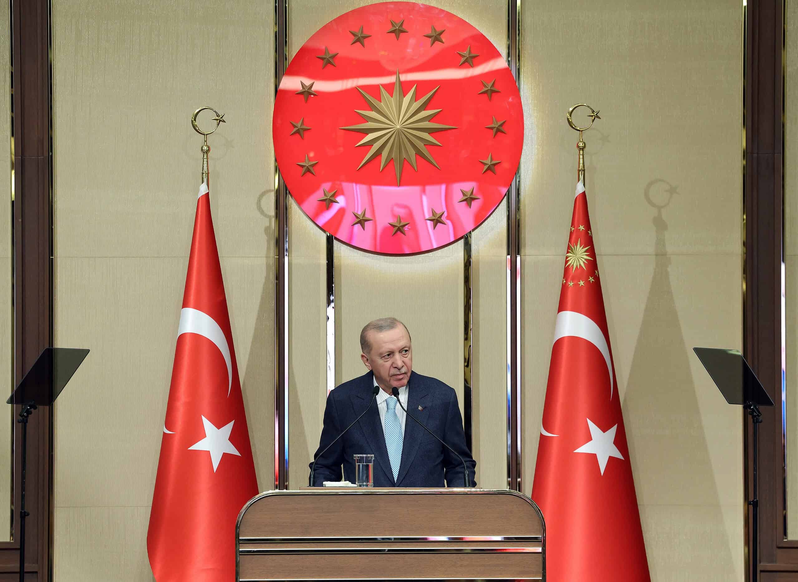 Cumhurbaşkanı Erdoğan, öğretmenlere yönelik şiddet olaylarına karşı güçlü mesaj verdi.