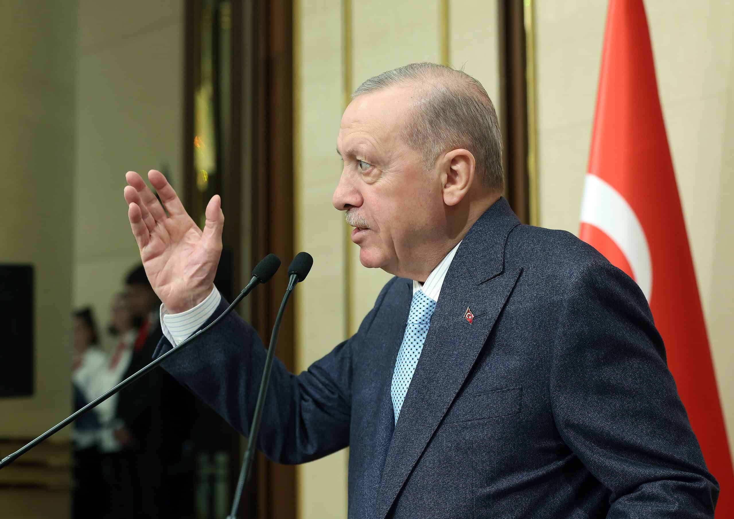 Cumhurbaşkanı Erdoğan, öğretmenlere yönelik şiddet olaylarına karşı net tavrını açıkladı.