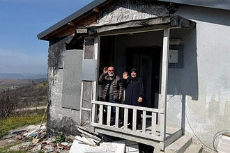 Yaralı aileye Büyükşehir’den tam destek ve yardım sağlandı.