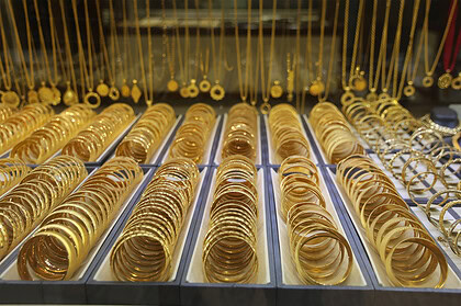 Altın fiyatlarındaki son durum ve piyasa hareketleri hakkında bilgiler.