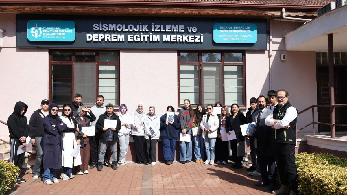 Deprem Anını Yaşayarak Öğrendiler