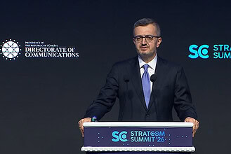 Burhanettin Duran, Cumhurbaşkanlığı İletişim Başkanı, STRATCOM Zirvesi'nde konuşma yapıyor.