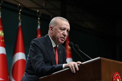 Cumhurbaşkanı Erdoğan, savaş ve bölgesel gelişmeler hakkında açıklamalarda bulunuyor.