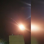 İran’ın Dimona’ya düzenlediği saldırı sonrası büyük patlama ve ışık gösterisi.