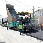 Gebze köylerinde yol yapım çalışması, asfalt serimi devam ediyor.