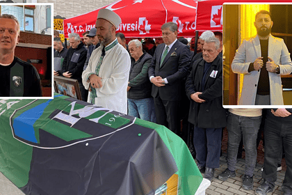 Silahlı saldırı kurbanları için İzmit'te düzenlenen anma etkinliği.
