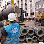 İSU ekipleri Karamürsel’de altyapı çalışması yaparken.