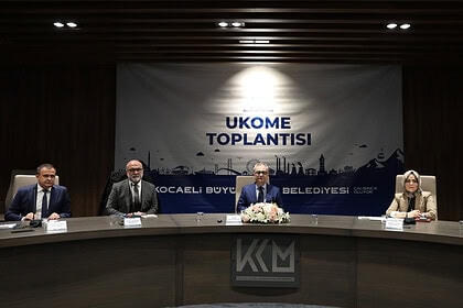 Kocaeli'de karavan park yasağıyla ilgili toplantı gerçekleşiyor, yetkililer yeni düzenlemeleri görüş.