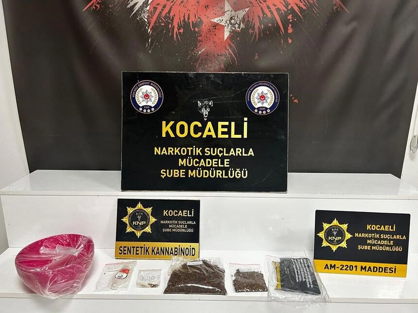 Kocaeli’de 4 Bin 920 Adet Uyuşturucu Hap Ele Geçirildi