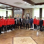 Uşak'a giden Körfez Gençlerbirliği U14 futbol takımı, Başkan Söğüt'ün katılımıyla uğurlandı.