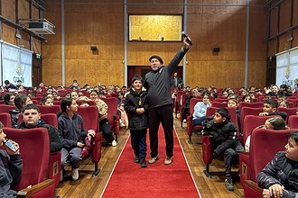 Gölcük Belediyesi Kütüphaneler Haftası’nda çocuklara yönelik "Kütüphanede Bir Gün" oyunu sergilendi.