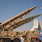 İran Devrim Muhafızları tarafından kullanılan Nasrallah füzeleri ilk kez gösterildi.