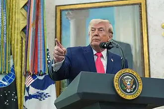 ABD Başkanı Trump, İran'ın kendisiyle anlaşma yapmak istediğini belirtiyor.
