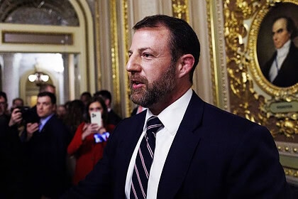 ABD Senatosu, Markwayne Mullin'in İç Güvenlik Bakanı olarak atanmasını onayladı.