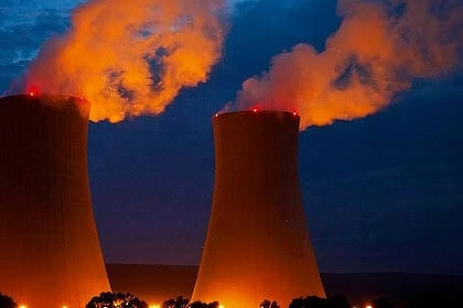 Buşehr Nükleer Enerji Santrali üçüncü kez füze saldırısına maruz kaldı.