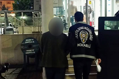 Kocaeli'de, kesinleşmiş 10 yıl hapis cezası bulunan cinayet şüphelisi U.Y. polis tarafından yakaland.
