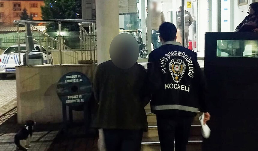 Kocaeli'de, kesinleşmiş 10 yıl hapis cezası bulunan cinayet şüphelisi U.Y. polis tarafından yakaland.