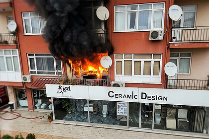 Gölcük'te Apartman Yangınında Alevlerin Arasından Son Anda Kurtarıldı