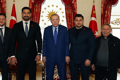 Güreş Federasyonu Başkanı Taha Akgül Cumhurbaşkanı Erdoğan İle Görüştü
