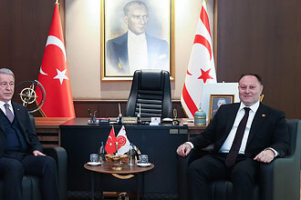 Hulusi Akar, KKTC'de temaslarını sürdürüyor, Ziya Öztürkler ile kritik görüşme yapıyor.