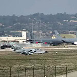 İncirlik Hava Üssü'nde askeri uçaklar ve F-16 savaş uçakları hazır bekliyor.