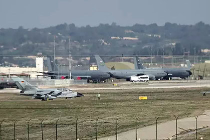 İncirlik Hava Üssü'nde askeri uçaklar ve F-16 savaş uçakları hazır bekliyor.
